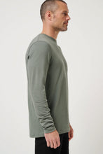 Load image into Gallery viewer, Travis Mathew Big Bay Tee