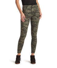 Load image into Gallery viewer, Sam Edelman the Kitten Camo