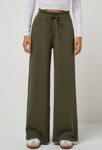 Load image into Gallery viewer, Travis Mathew Skyloft Soft Wide Leg Pant
