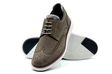 Load image into Gallery viewer, Martin Dingman Countryaire Nubuck Wingtip
