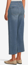 Load image into Gallery viewer, 7 For All Mankind Cropped Alexa
