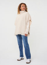 Load image into Gallery viewer, Esqualo Fringe Poncho
