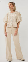 Load image into Gallery viewer, Esqualo Balloon 3-D Shell Print Blouse
