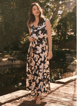 Load image into Gallery viewer, Nic+Zoe Water Lilies Bianca Dress
