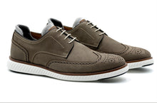 Load image into Gallery viewer, Martin Dingman Countryaire Nubuck Wingtip
