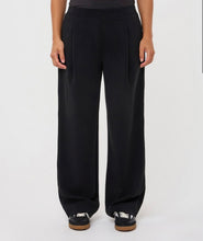 Load image into Gallery viewer, Esqualo Pleated Modal Trousers
