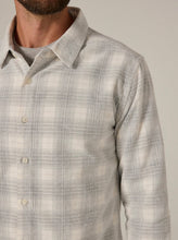Load image into Gallery viewer, 7 Diamonds Pearce Brushed Corduroy Shirt
