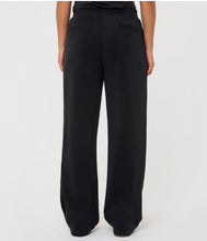 Load image into Gallery viewer, Esqualo Pleated Modal Trousers
