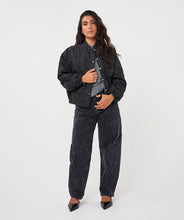 Load image into Gallery viewer, Esqualo Fancy Crinkle Jacket
