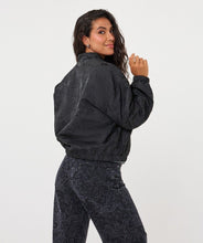 Load image into Gallery viewer, Esqualo Fancy Crinkle Jacket
