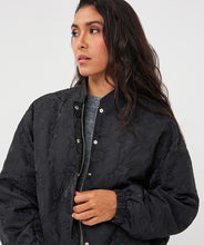 Load image into Gallery viewer, Esqualo Fancy Crinkle Jacket
